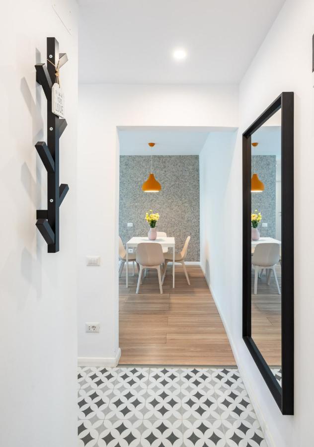 בוקרשט Spacious 2 Bdr Flat In The Old Town מראה חיצוני תמונה